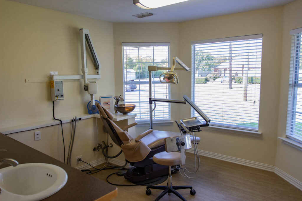 Exam and X-rays office for dental emergency in denton texas